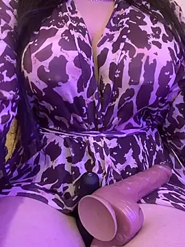 Cameelia live sex cam