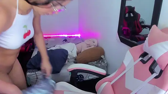 jessi_and_boy's cam snapshot