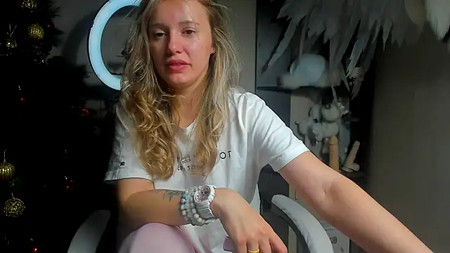 foxy_blond's cam snapshot