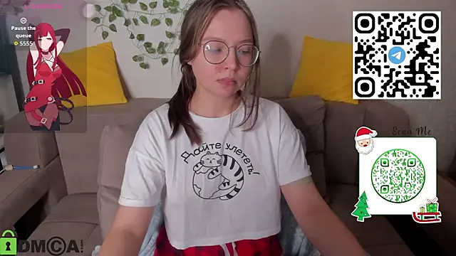 Nuura_Moore's cam snapshot