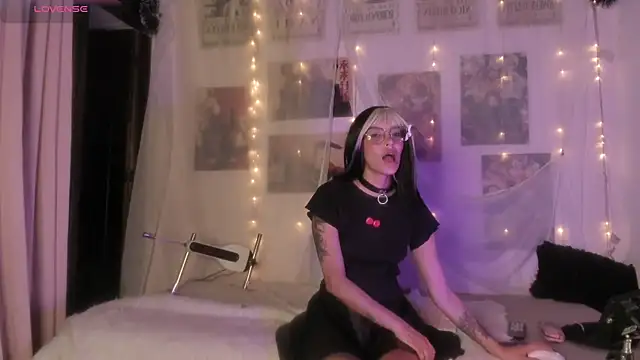 Luna-Chann's cam snapshot