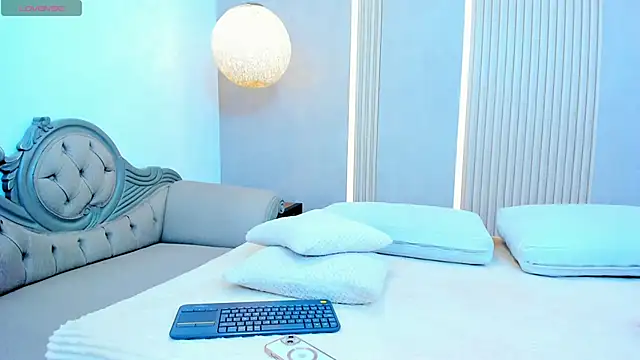 Antonella_west's cam snapshot