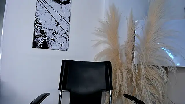 africa_holmes's cam snapshot