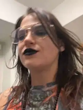 SafeinouterSpace's cam snapshot