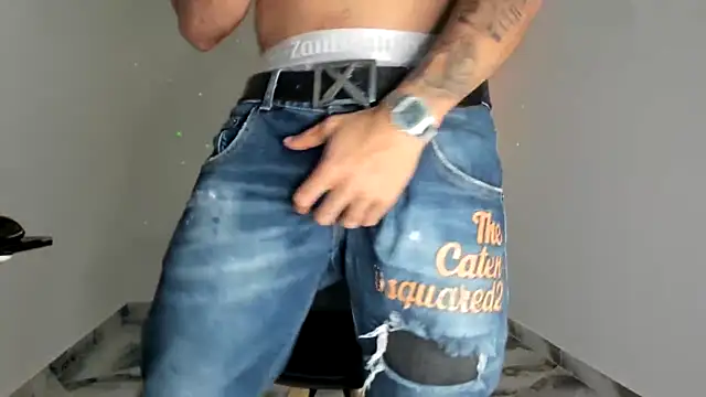 mikee_scooth live sex cam