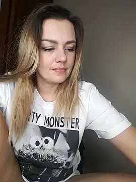 KrissSexi live sex cam