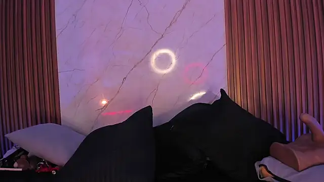 Emiilycollins's cam snapshot