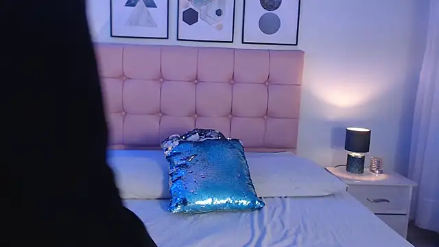 zoe_jones13's cam snapshot