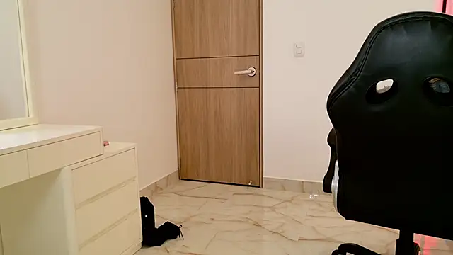 MissBecka_ live sex cam