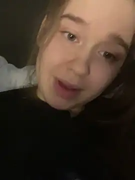 HornyGirlH live sex cam