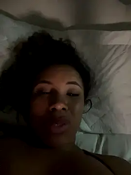 Brunettexio live sex cam