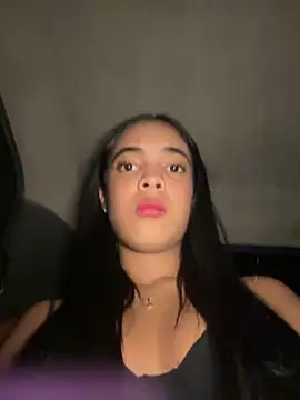 NAUGHTY_LITTLE_18 live sex cam