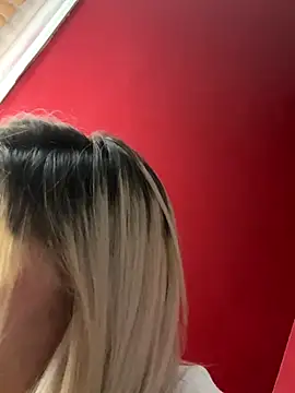 LittleMissEeve's cam snapshot