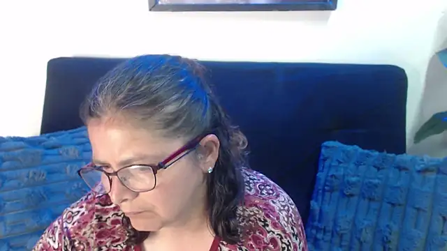 Linda_banks_'s cam snapshot