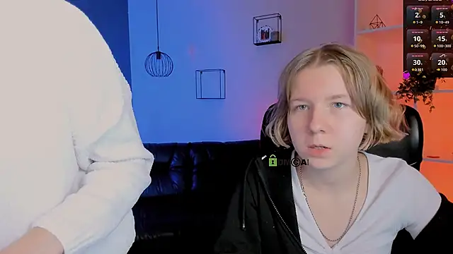 lizzie_boom_'s cam snapshot