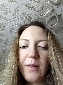 KattyLuuu's cam snapshot