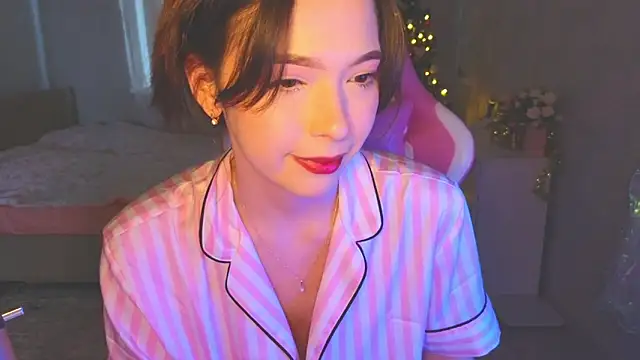 yuna_sunshy live sex cam