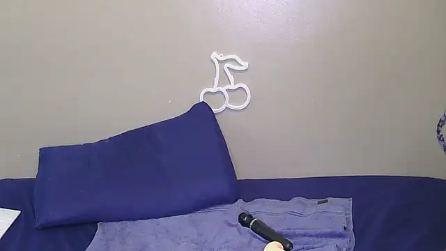 Serafynn's cam snapshot