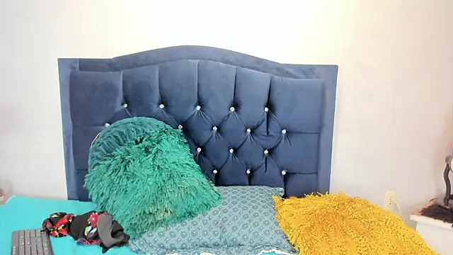 Inaya_Khalifa's cam snapshot