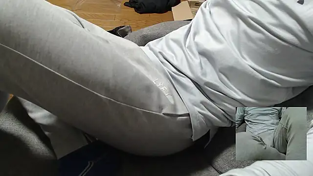 Yasu2000 live sex cam