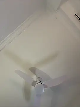 IamCrystal2's cam snapshot