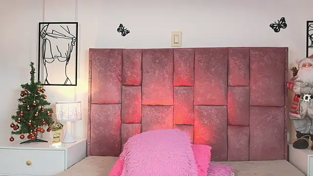 NicolMiller4's cam snapshot