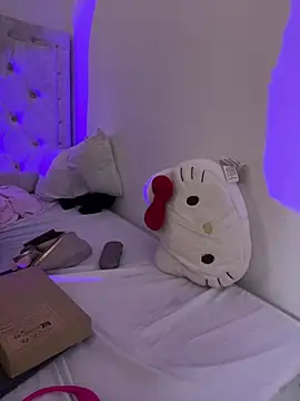 Emi_blair's cam snapshot