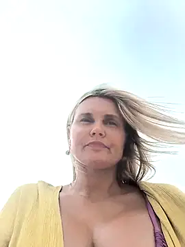 Beverly-hillls's cam snapshot