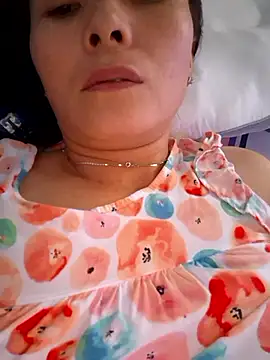 Baby-sexytits18's cam snapshot