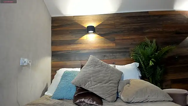 Alizee_Felidae's cam snapshot