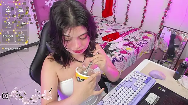 selina_lovers_'s cam snapshot