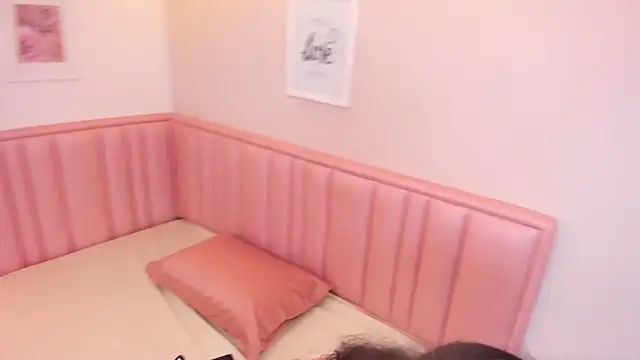 TIFFANY_GLOW__'s cam snapshot