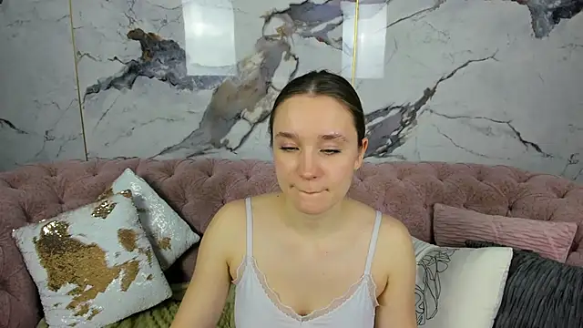 QuietlyCute's cam snapshot