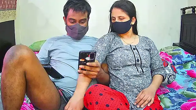 Younger_Couples's cam snapshot