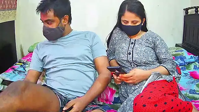 Younger_Couples's cam snapshot