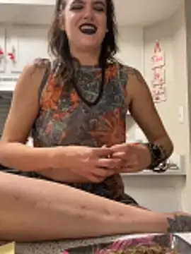 SafeinouterSpace's cam snapshot