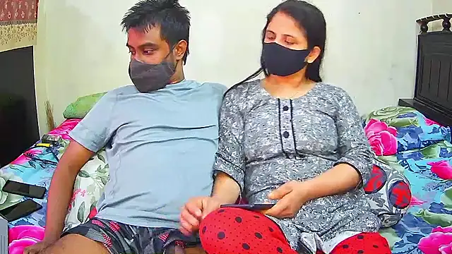 Younger_Couples's cam snapshot