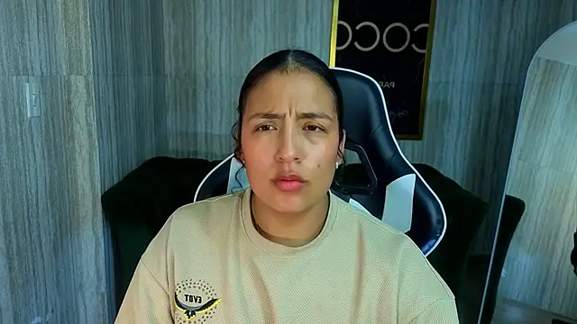 tamara_brown_t's cam snapshot