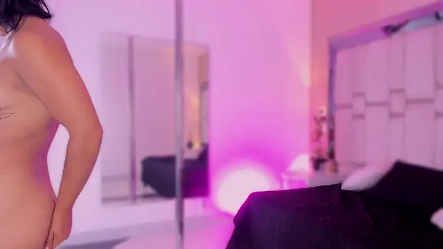 SnakeMuse's cam snapshot