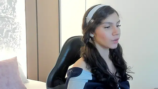 cloee20_'s cam snapshot