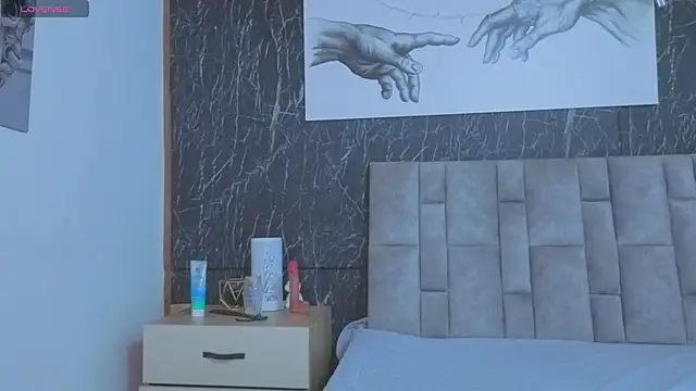 emily_vermont's cam snapshot