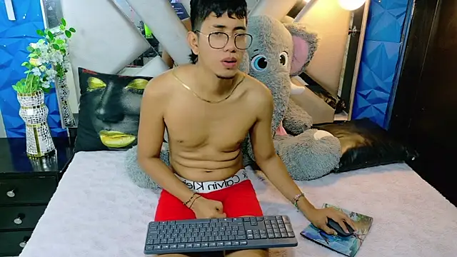 darwinandbrayann live sex cam