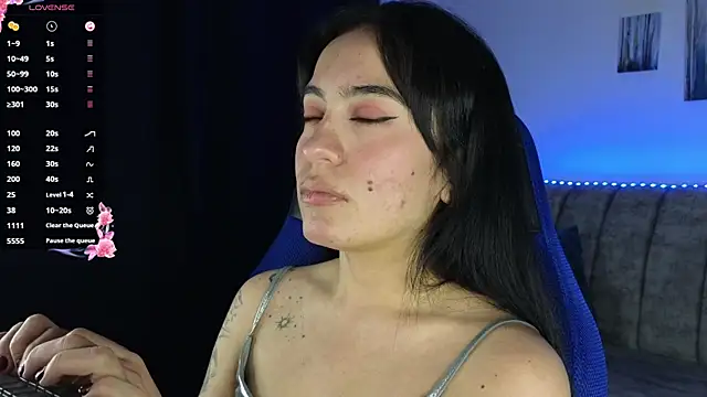 ZaraDames_'s cam snapshot