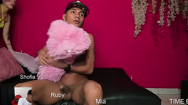 sexy_latinas_69's cam snapshot