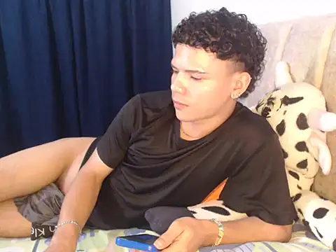 secret_justin7's cam snapshot