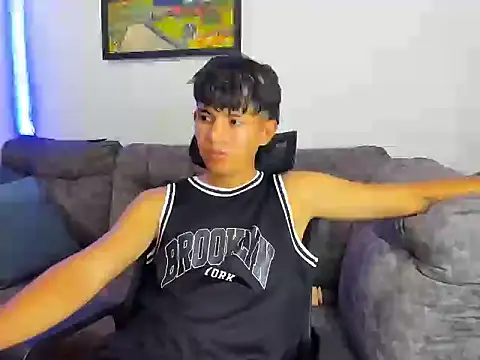 Mikke18 live sex cam