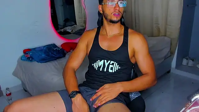 Kris_Khalifa69's cam snapshot