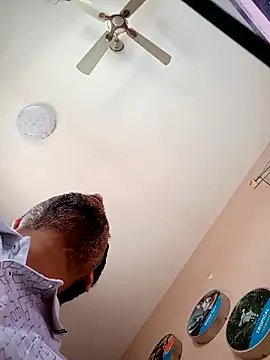 daddy_lip's cam snapshot