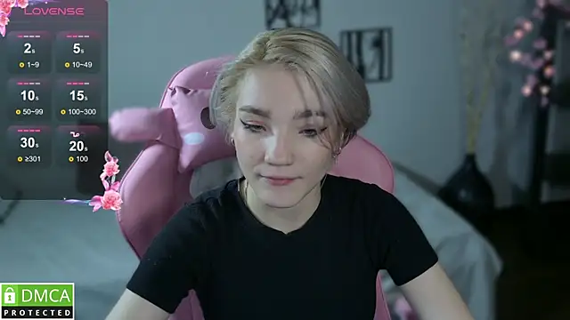 Megan_Lora's cam snapshot