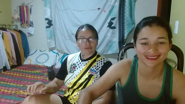 clayre_and_jill's cam snapshot